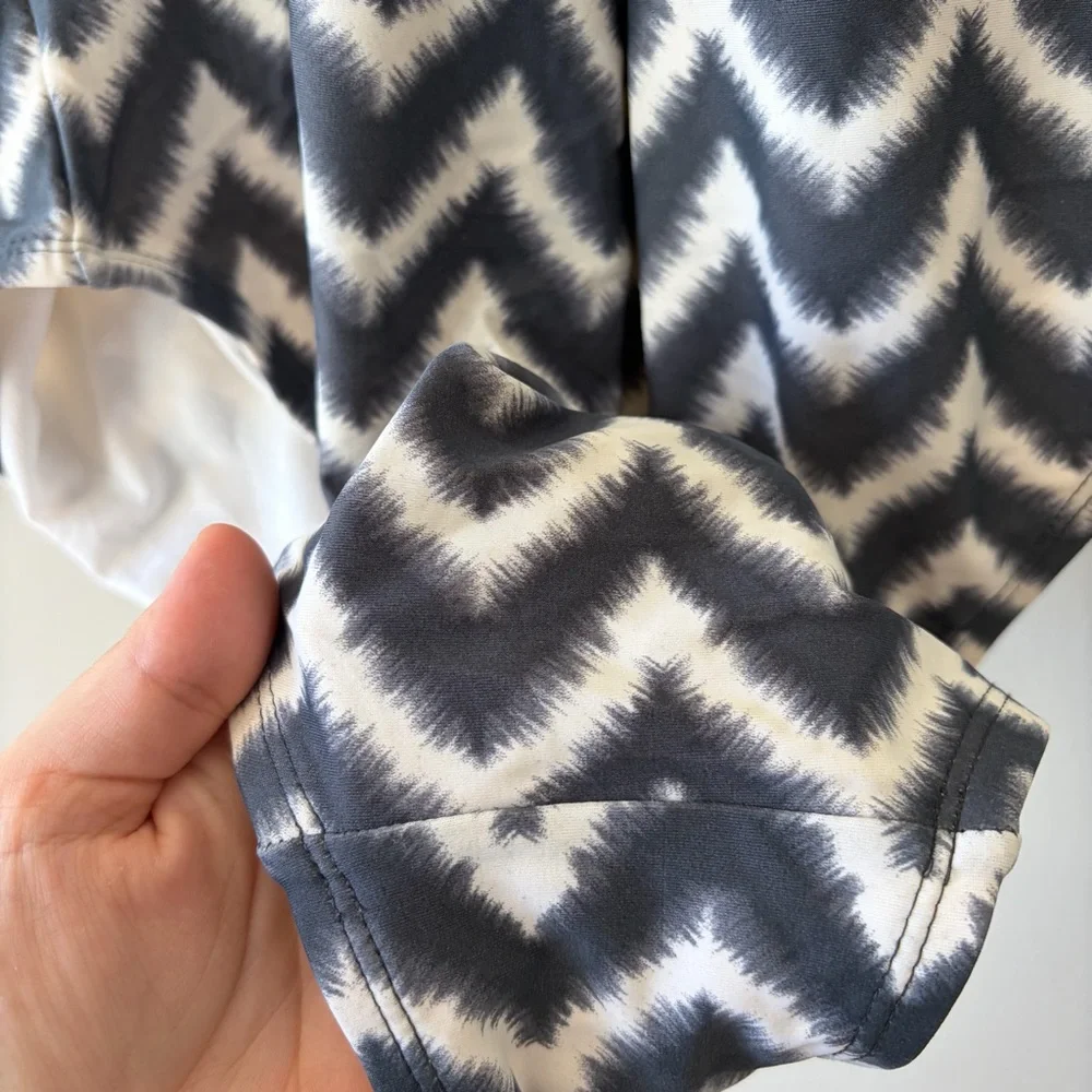 Liz‎ Lange Maternity One Piece Swimsuit XL - Picture 4 of 6